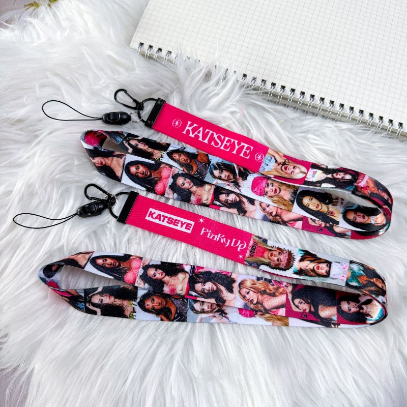 KATSEYE Anime Peripheral Phone - огляд і ціна Anime Merchandise Bag